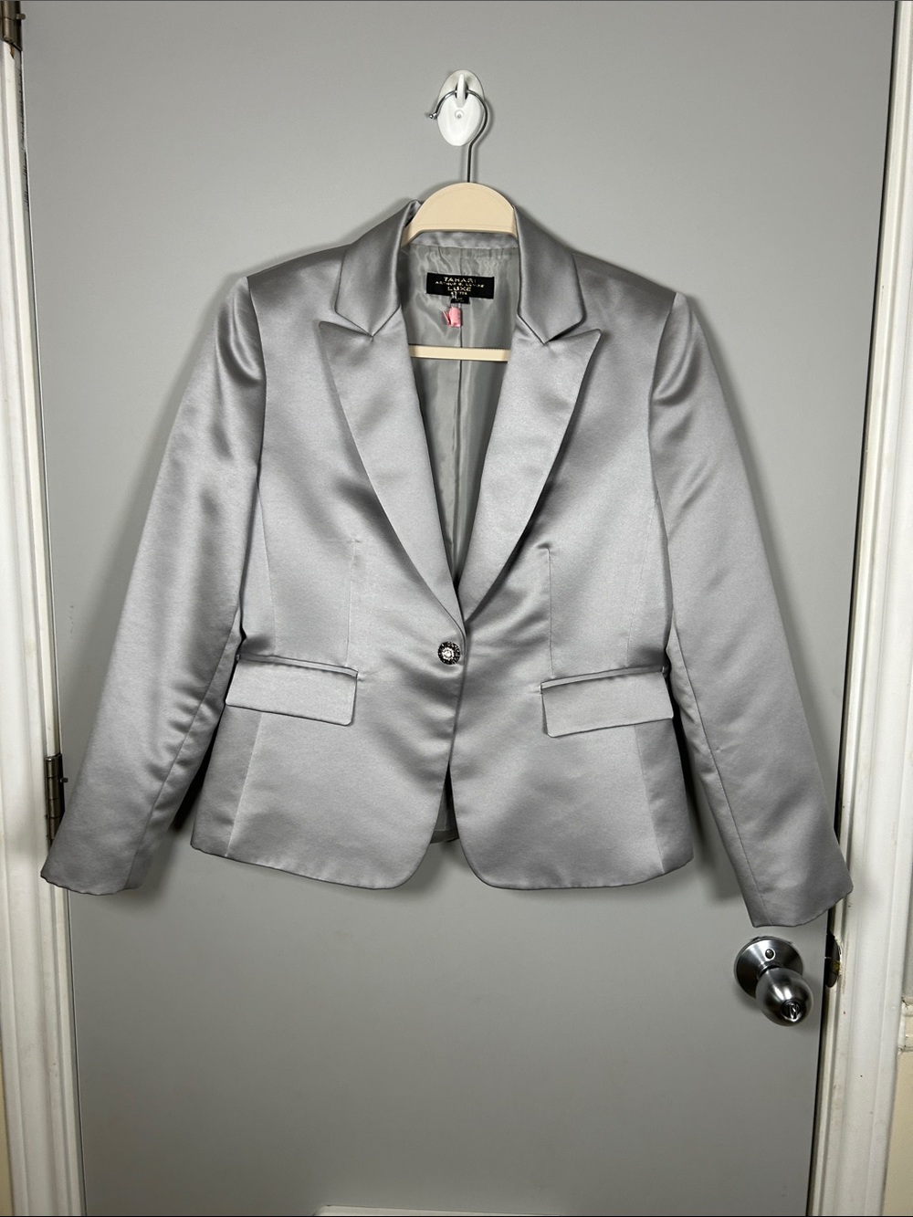 Tahari Arthur S. Levine LUXE Silver Satin Single Button Blazer Wedding Cocktail